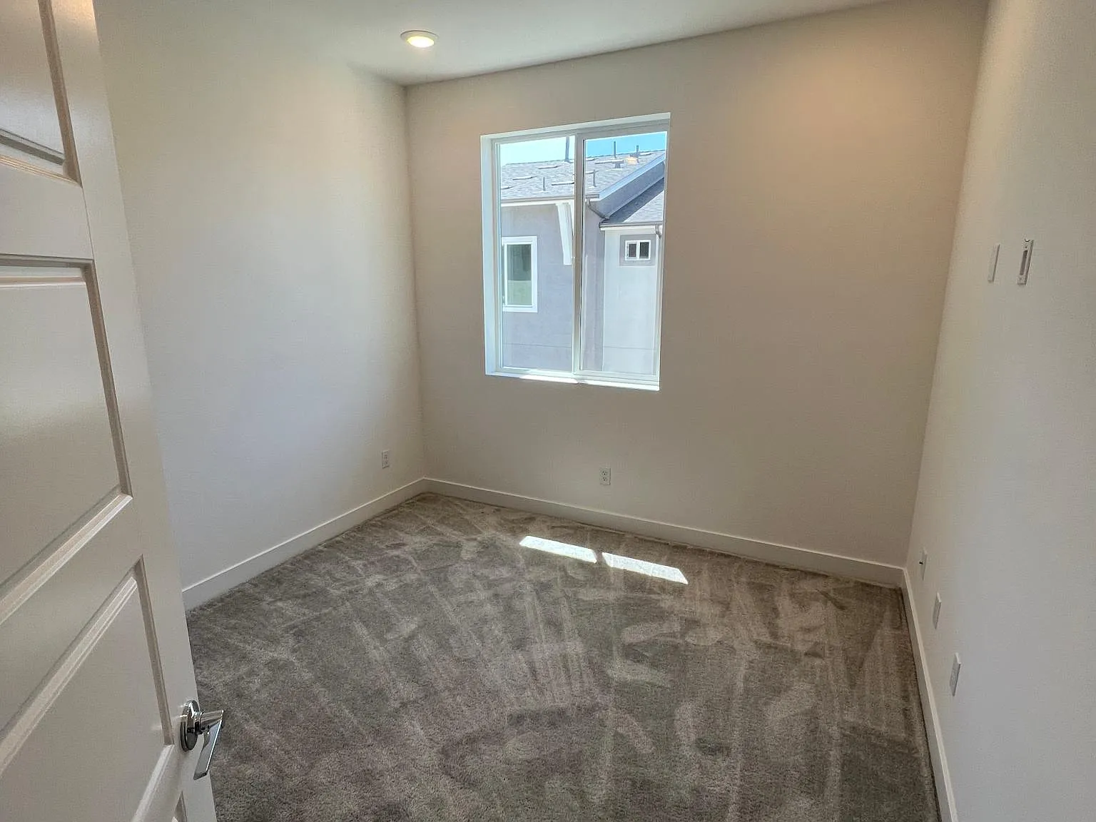1033 Sage Ln — Photo 3