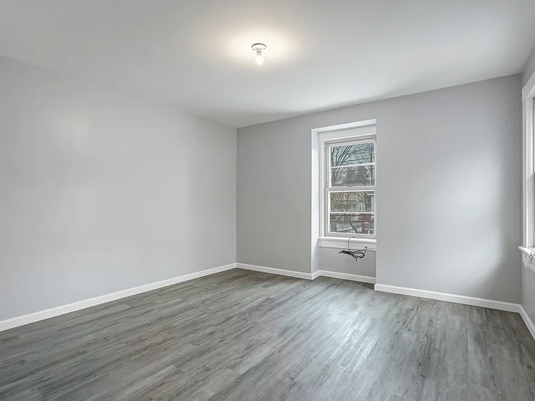 22 Grant St — Photo 21