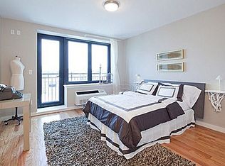 94 Grand Ave, Brooklyn, NY 11205