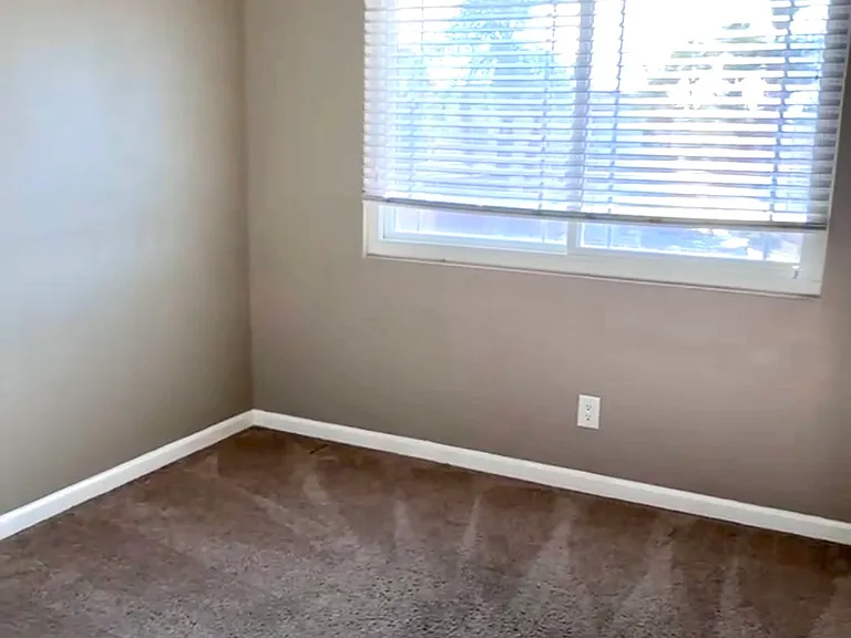 2126 Shoreview Pl — Photo 29