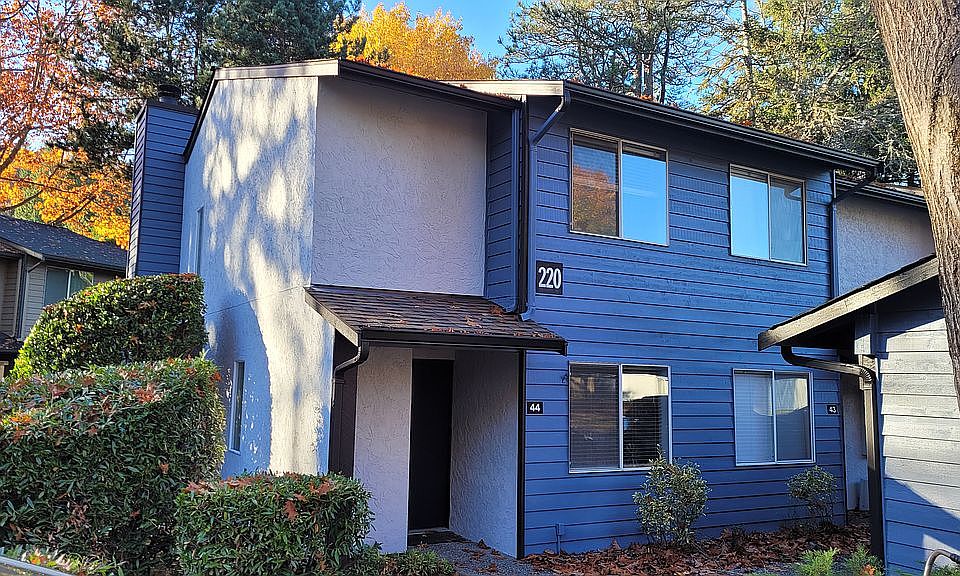 2nd image of 220 Newport Way Nw #E-44