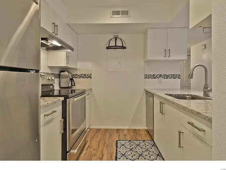 6405 S Dayton St #306 — Photo 7
