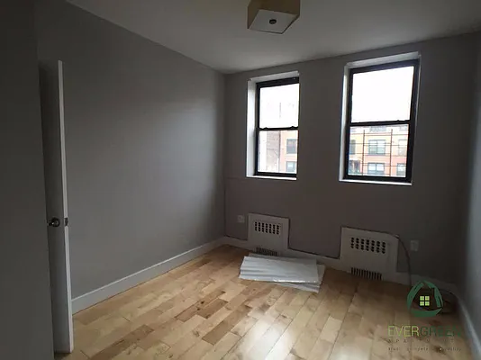 Rented by Evergreen Apartments BK | media 22