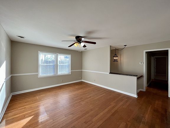 5th image of 1565 Barrett Dr