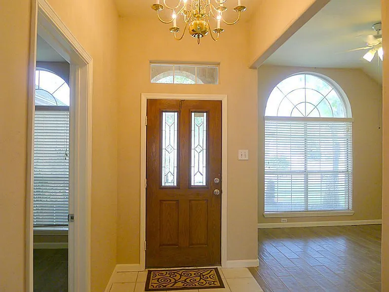 20703 Whitevine Way — Photo 2