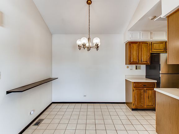 4th image of 2708 Weeping Willow Dr