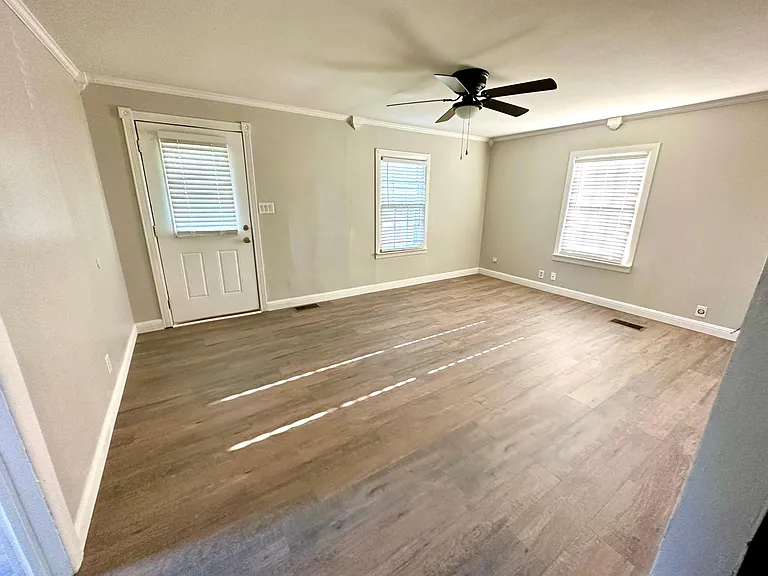 304 W Rasch Rd — Photo 12