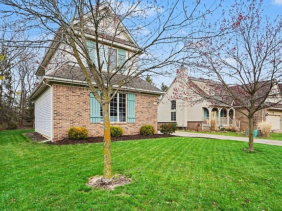 4th image of 5692 Versailles Ave