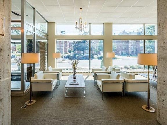 12000 Edgewater Apartments - Lobby