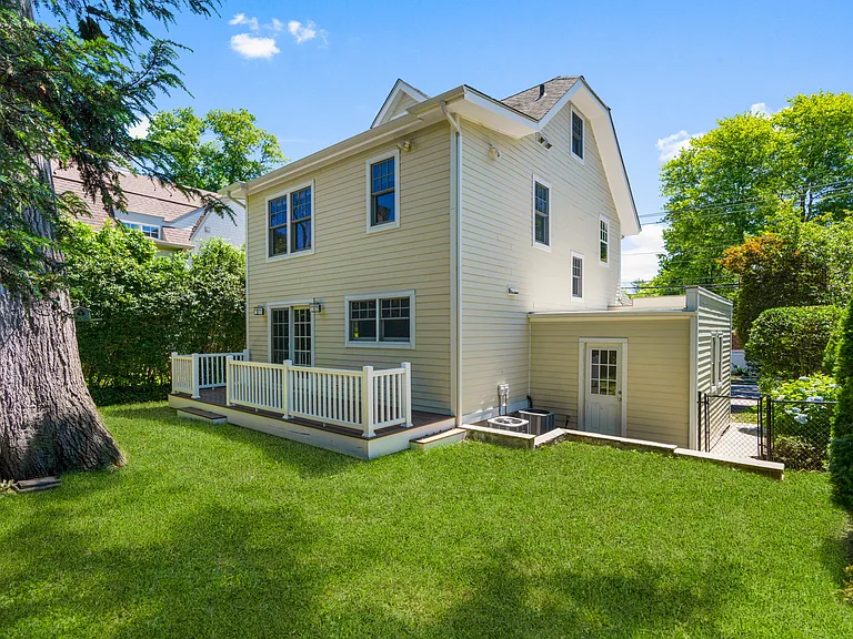 26 Vanderburgh Ave — Photo 37