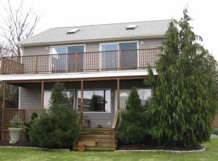 190 Charlotte Dr, Warwick, RI 02818