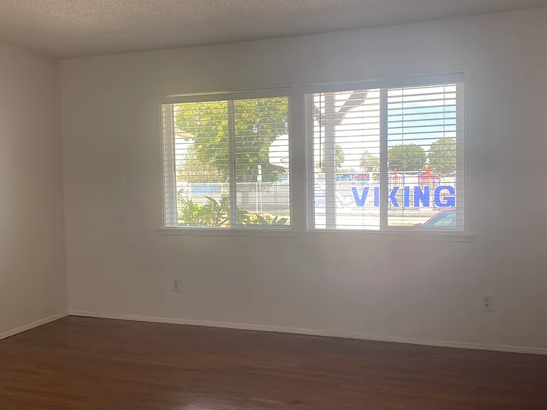 21109 S Van Deene Ave — Photo 3