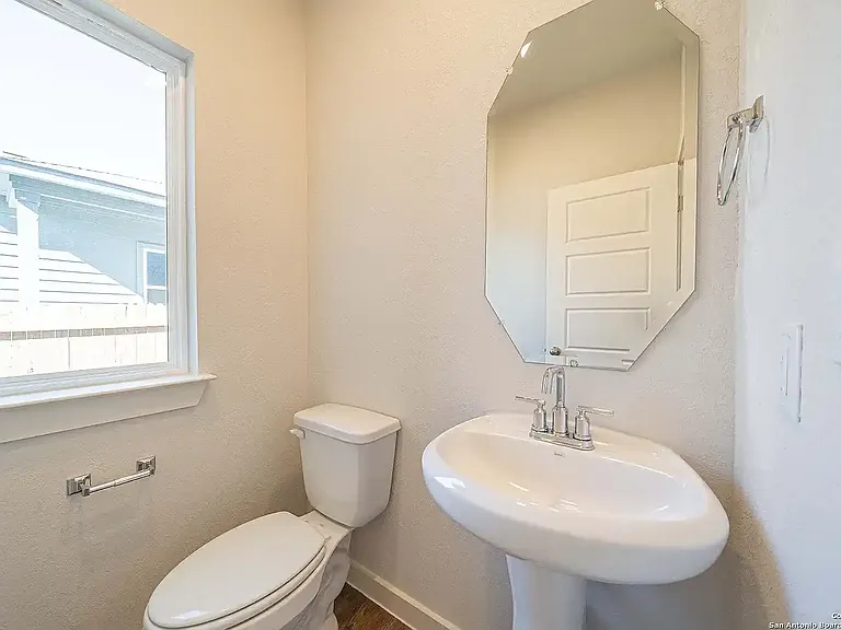 731 Bellamy Dr — Photo 10