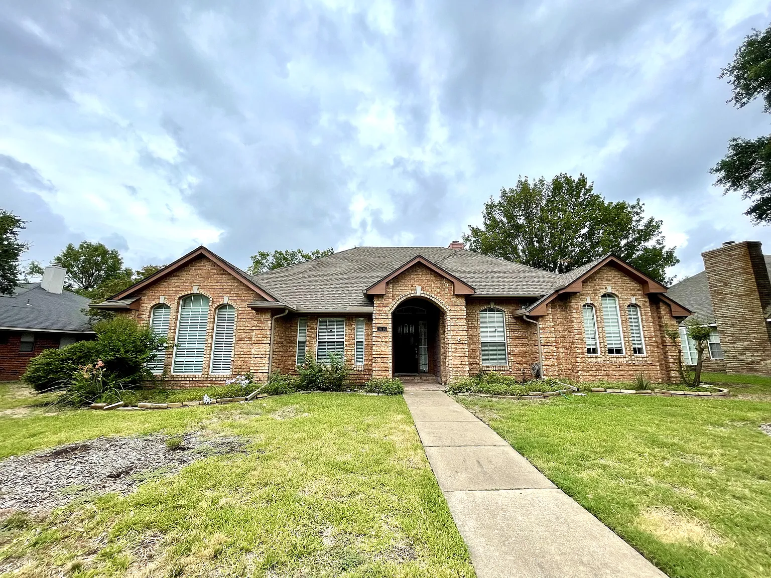 4 bed, 2281 sqft, $2,700 — Photo 1