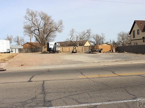 4th image of 2411 Lowell Ave