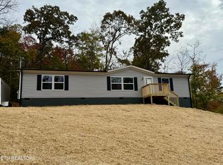 112 Clear Springs Rd, Harriman, TN 37748