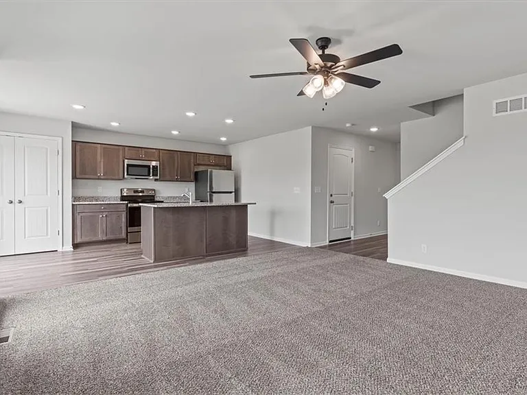 740 Connor St — Photo 4