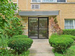 2205 W Highland Ave #4N, Chicago, IL 60659