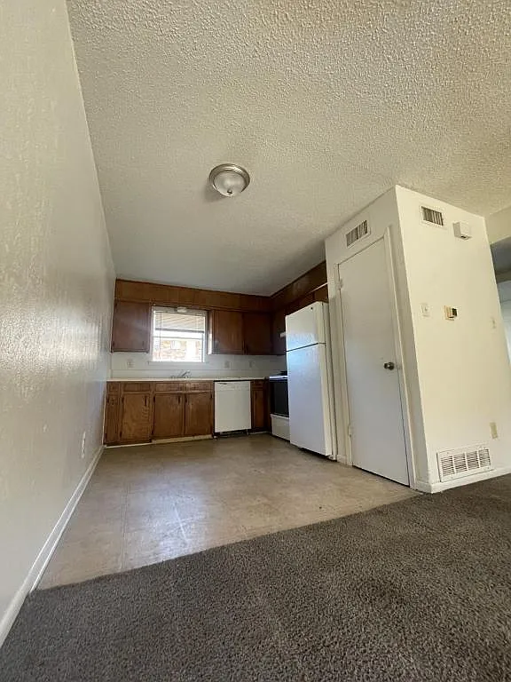 1205 Urbantke Court Unit B — Photo 2
