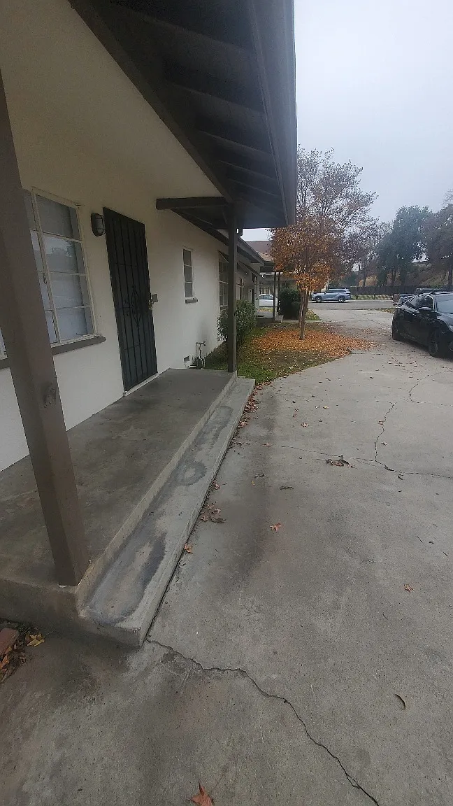 2 bed, $1,400 — Photo 1