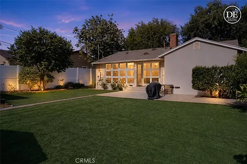 5540 Balboa Blvd Photo 1