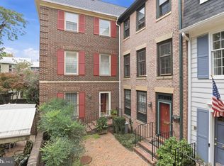 330 N Pitt St, Alexandria, VA 22314