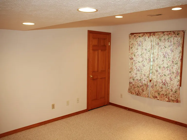3125 Old Jamestown Rd — Photo 54