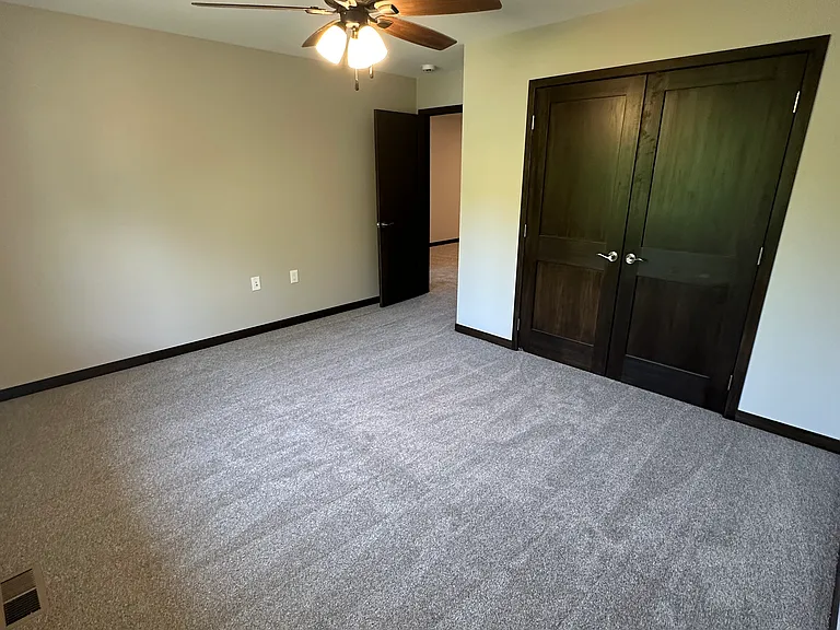 906 Olive Ave N — Photo 18