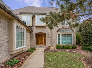 19 Tartan Lakes Ct, Westmont, IL