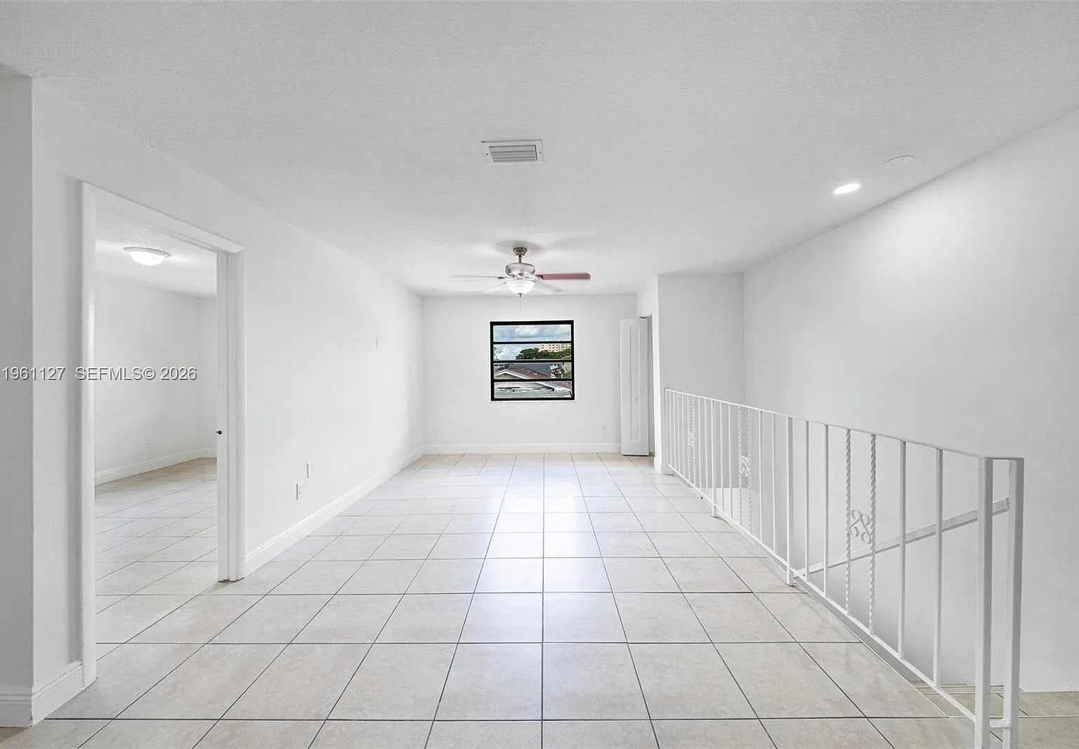 Twin Rose Condo Iii 10/3 — Photo 3