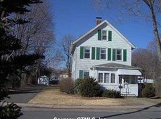 9 Pearl St, Clinton, CT 06413