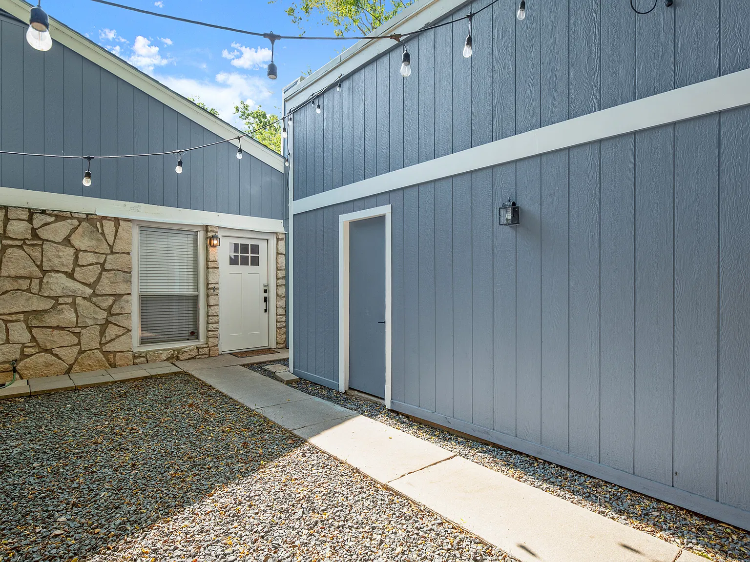 2 bed, 950 sqft, $1,800 — Photo 4