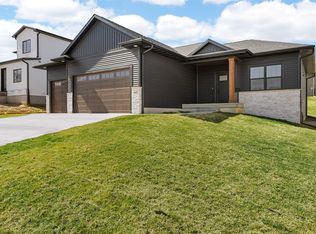 1609 38th St SE, Cedar Rapids, IA 52403