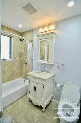 Rented by Grand & Co. | media 8