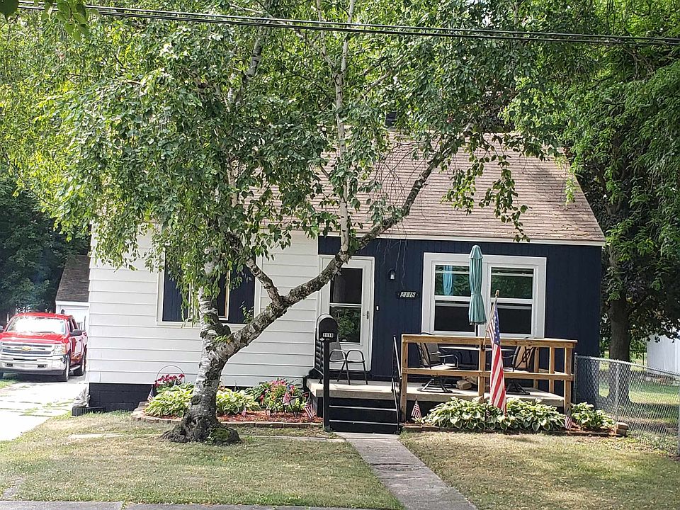 1st image of 2118 1st St