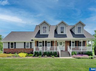 8333 Dunrovin Rd, Lincoln, NE 68516