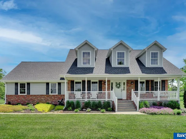 8333 Dunrovin Rd, Lincoln, NE 68516