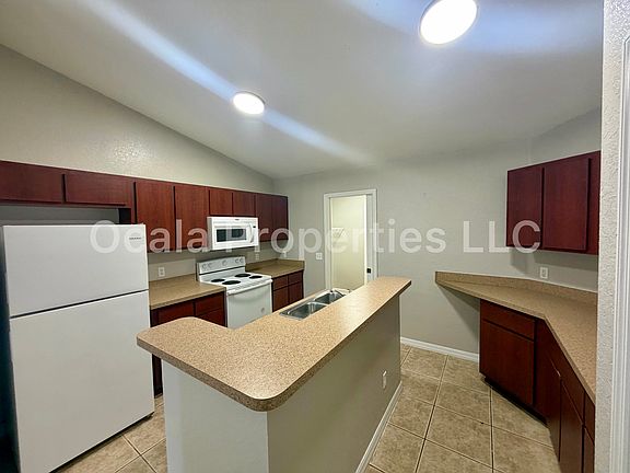 4th image of 1 Olive Ln