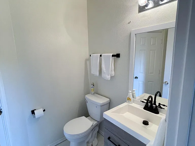 117 Cedargrove St — Photo 17