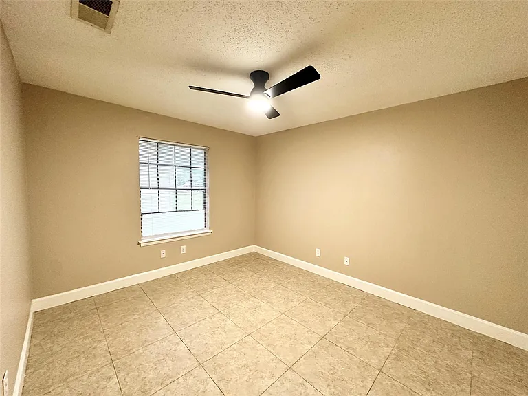 1611 Onion Creek Village Dr #A — Photo 22