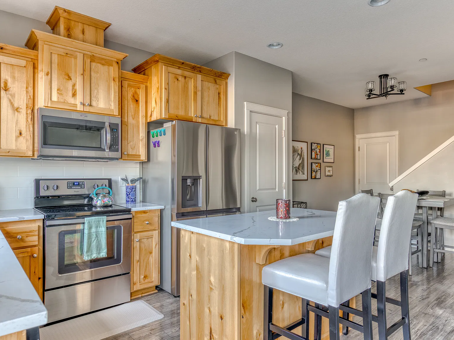 3 bed, 2.5 bath, 1741 sqft, $4,350 — Photo 4