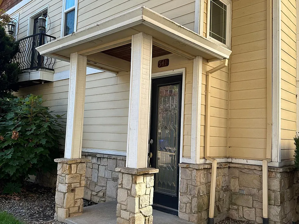 541 NE Roberts Ave #541