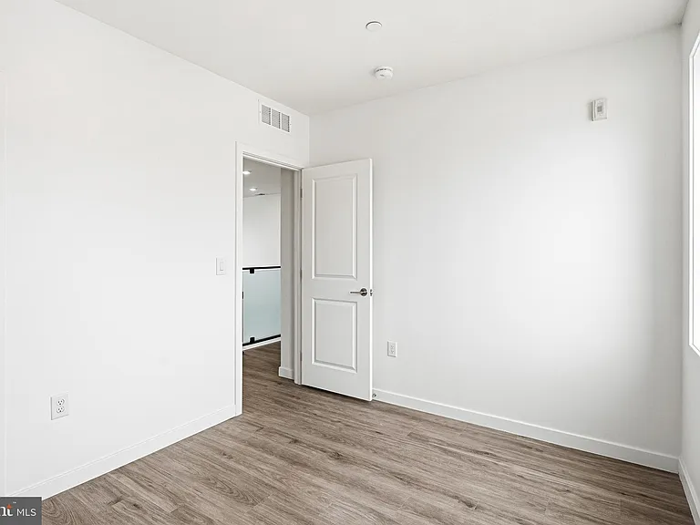 915 N Broad St #17-604 — Photo 9