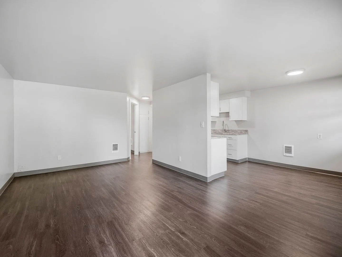10th Ave. Apartments — Photo 2