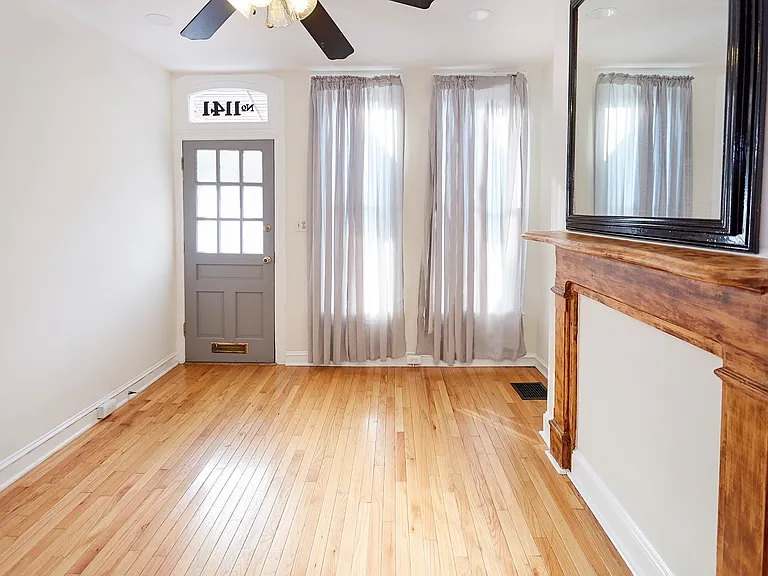 1141 W Hamburg St — Photo 13