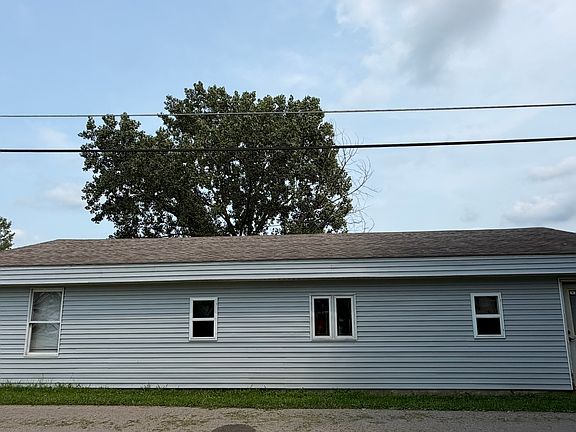 4th image of 110 N East St