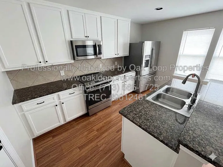 1253 W 17th St — Photo 6