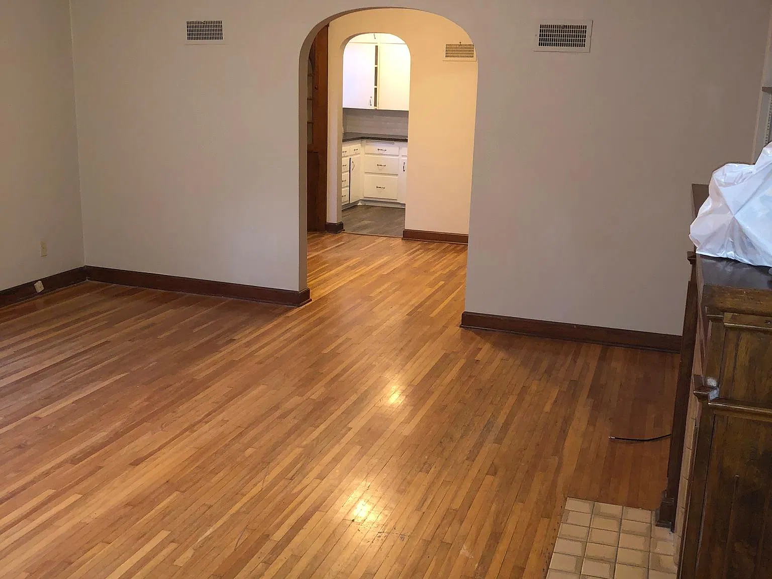 1 bed, 900 sqft, $895 — Photo 3