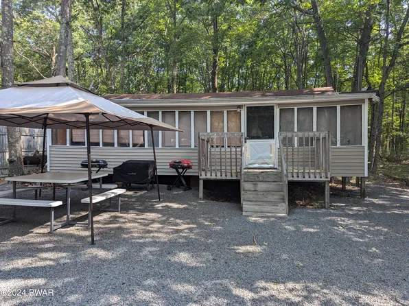 3730 Shohola Pkwy S, Shohola, PA 18458