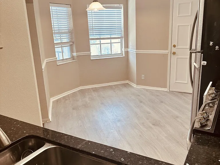 8108 Summer Shores Dr — Photo 3
